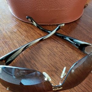 Tommy Bahama womans sunglasses